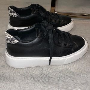 Vince sneakers